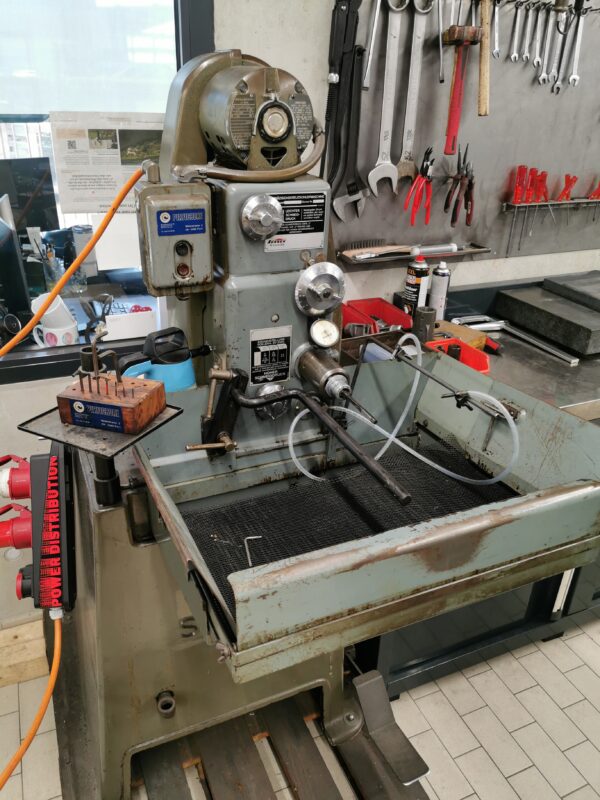 Oldtimerwerkstatt & Fahrzeugunterhalt im Zürcher Weinland 8 Honen - Zylinder, Bremszylinder & Lagerbüchsen